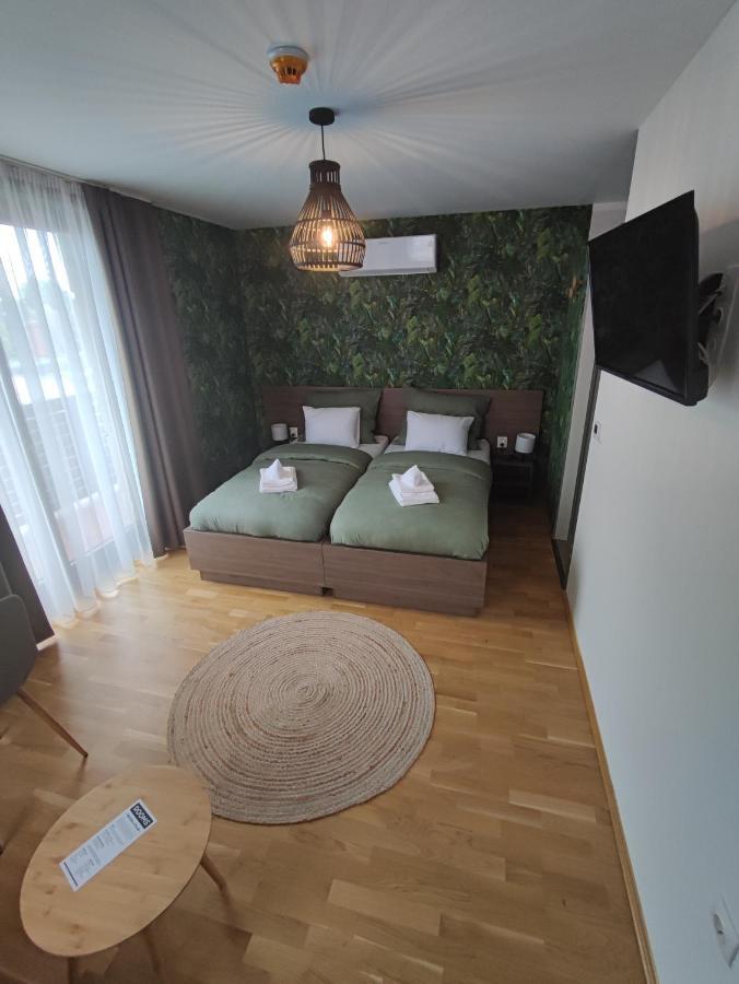 Rooms 松博特海伊 外观 照片